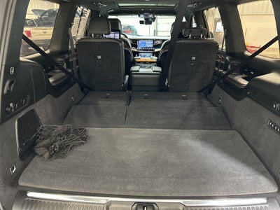 2022 Jeep Grand Wagoneer Series III