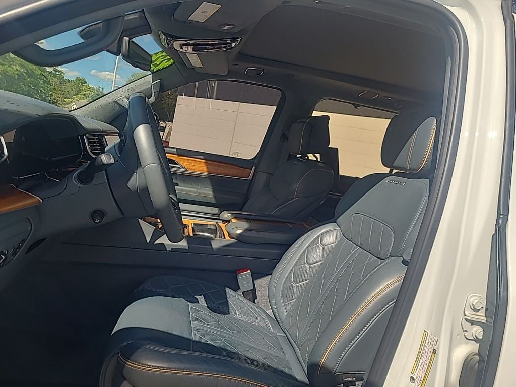 2022 Jeep Grand Wagoneer Series III