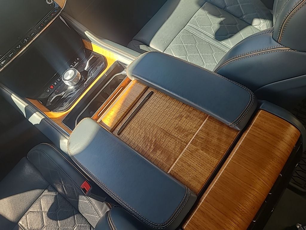 2022 Jeep Grand Wagoneer Series III