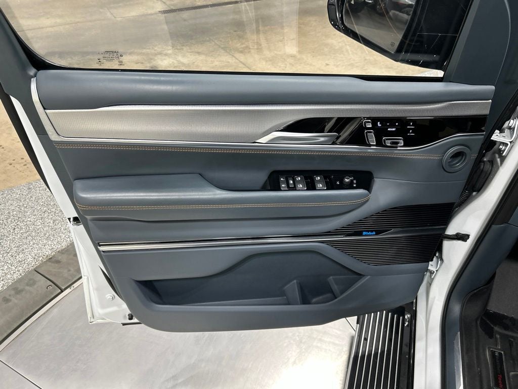2023 Jeep Grand Wagoneer Series III