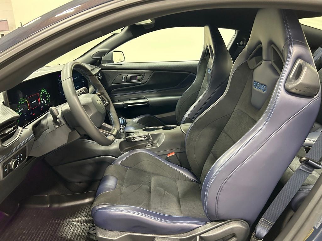 2025 Ford Mustang Dark Horse