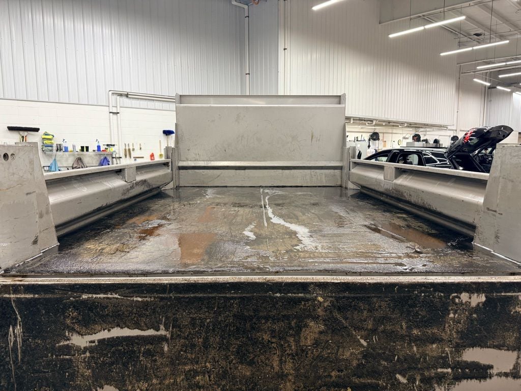 2023 Ford F-600SD XLT