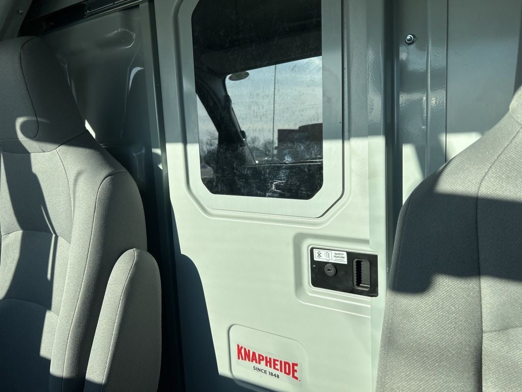 2026 Ford E-350SD Base Cutaway