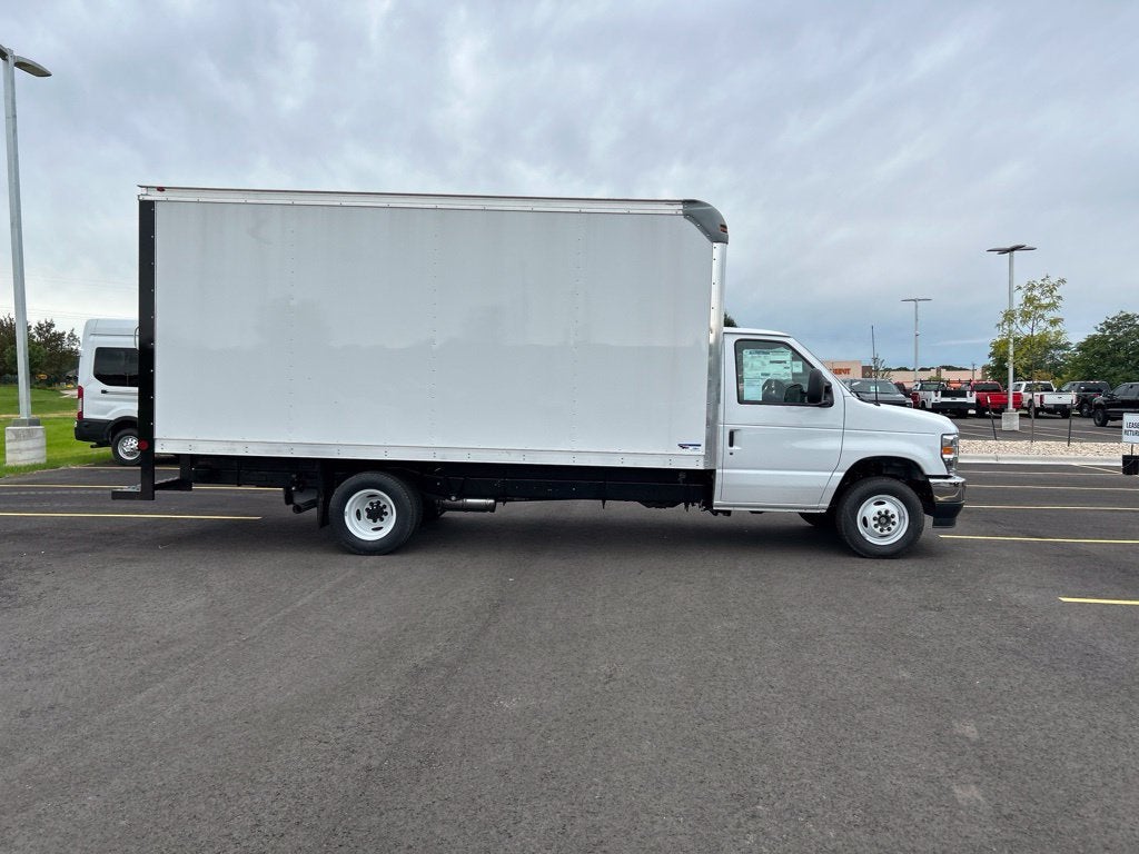2027 Ford E-450SD Base