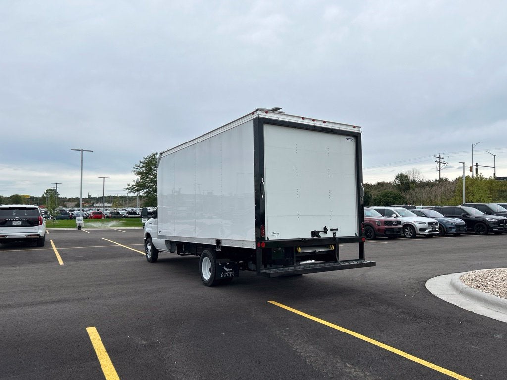 2027 Ford E-450SD Base