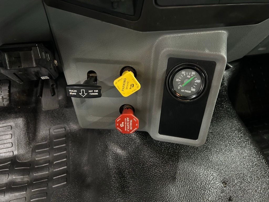 2022 Ford F-750SD Base
