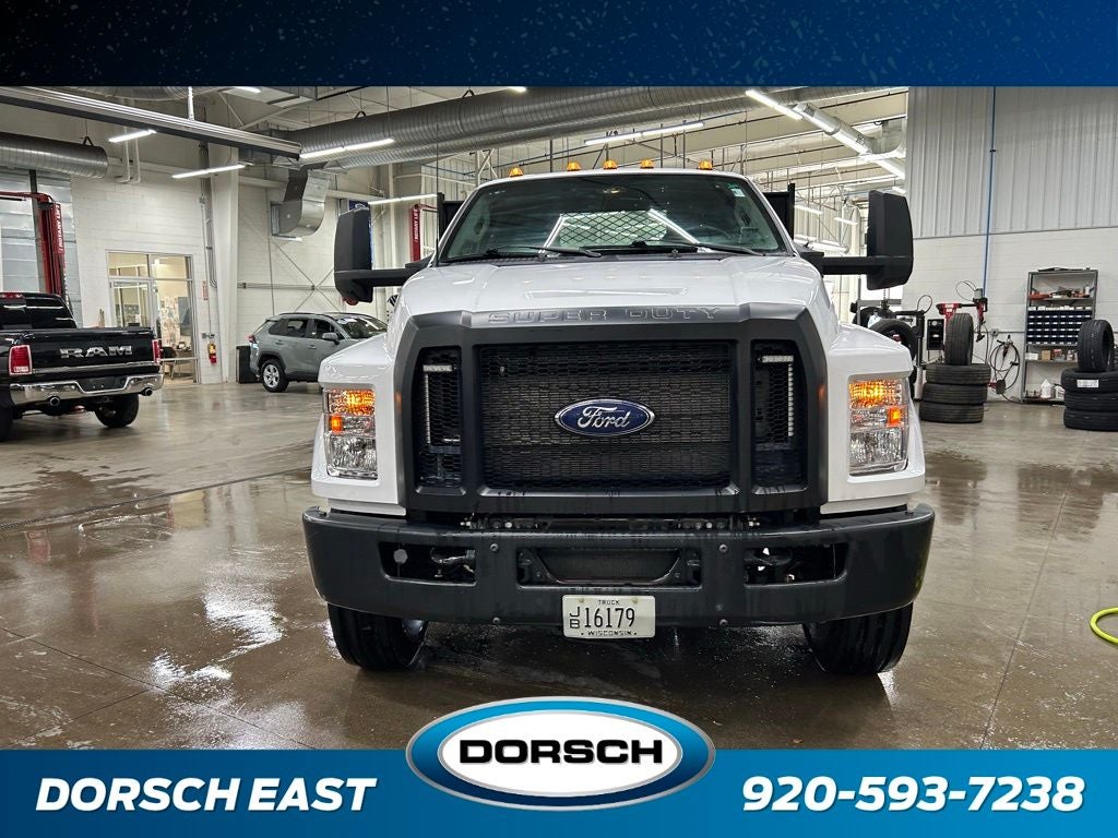 2022 Ford F-750SD Base