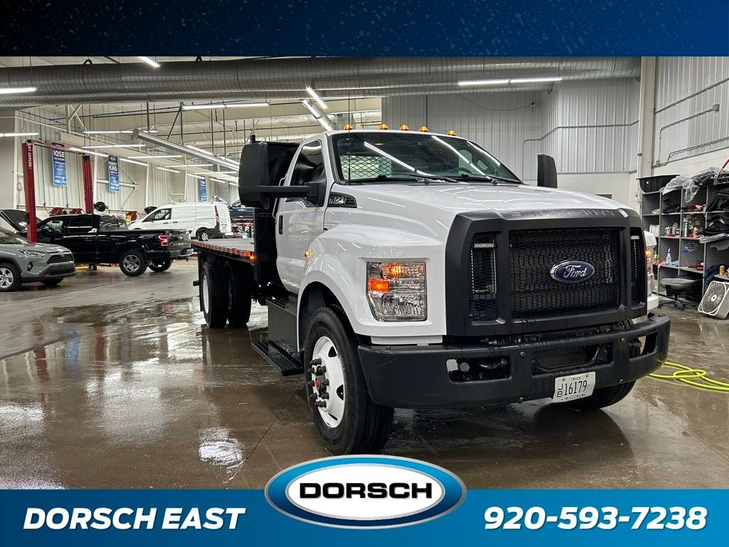 2022 Ford F-750SD Base