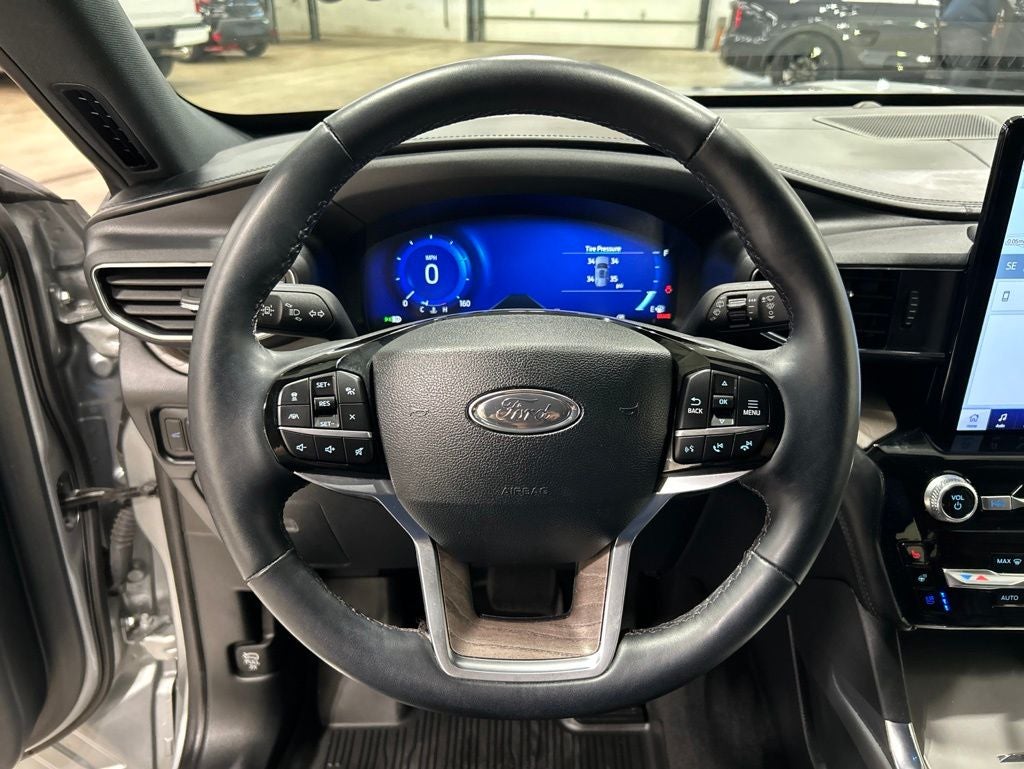 2023 Ford Explorer Platinum
