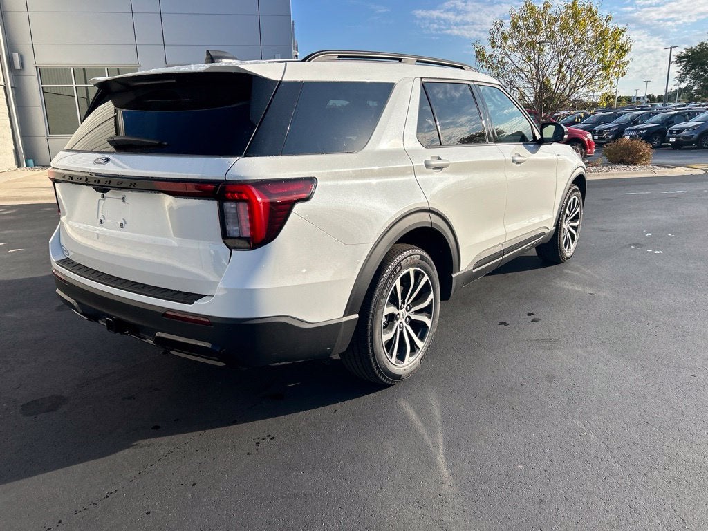2027 Ford Explorer ST-Line