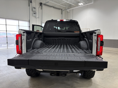 2026 Ford F-250SD Black Widow