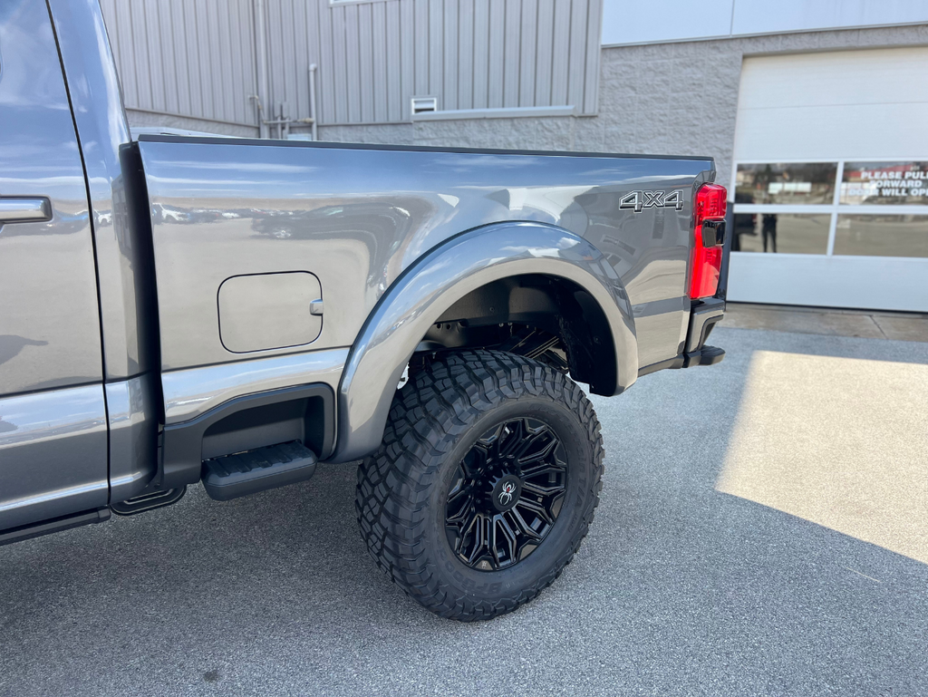 2025 Ford F-250SD Black Widow