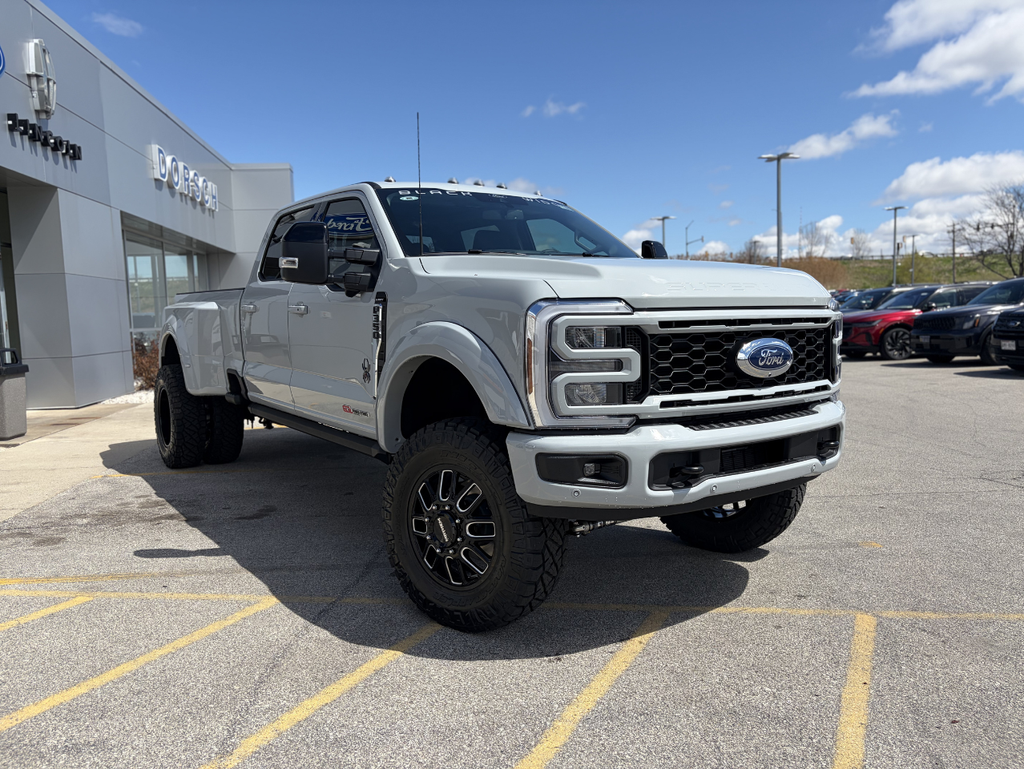2026 Ford F-350SD Black Widow DRW