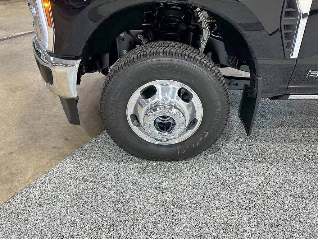 2026 Ford F-350SD Lariat DRW