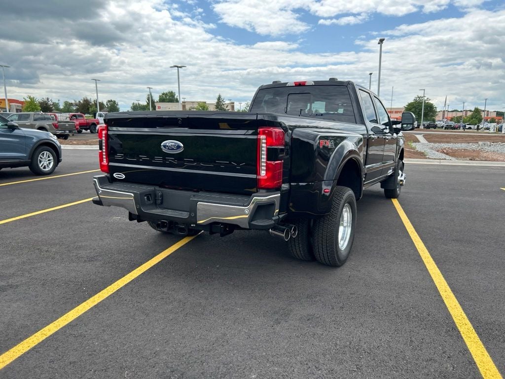 2026 Ford F-350SD Lariat DRW