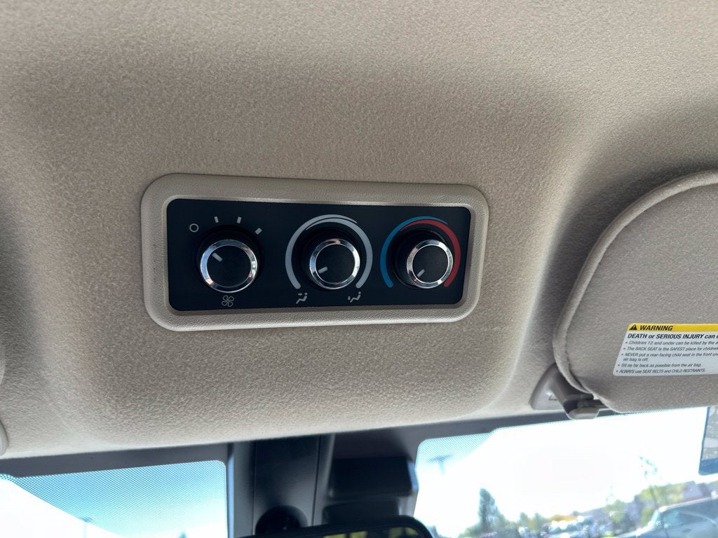 2025 Chevrolet Express 3500 LT Passenger