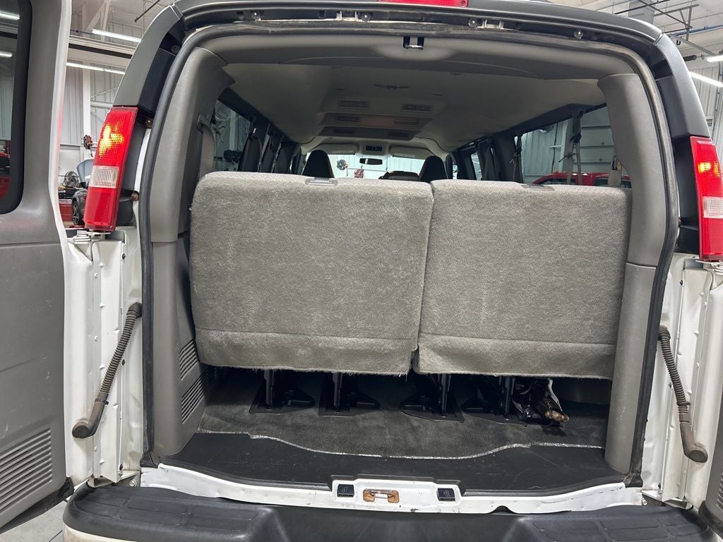 2017 Chevrolet Express 3500 LT Passenger