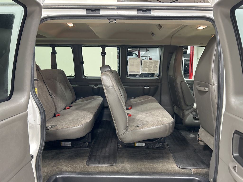 2017 Chevrolet Express 3500 LT Passenger