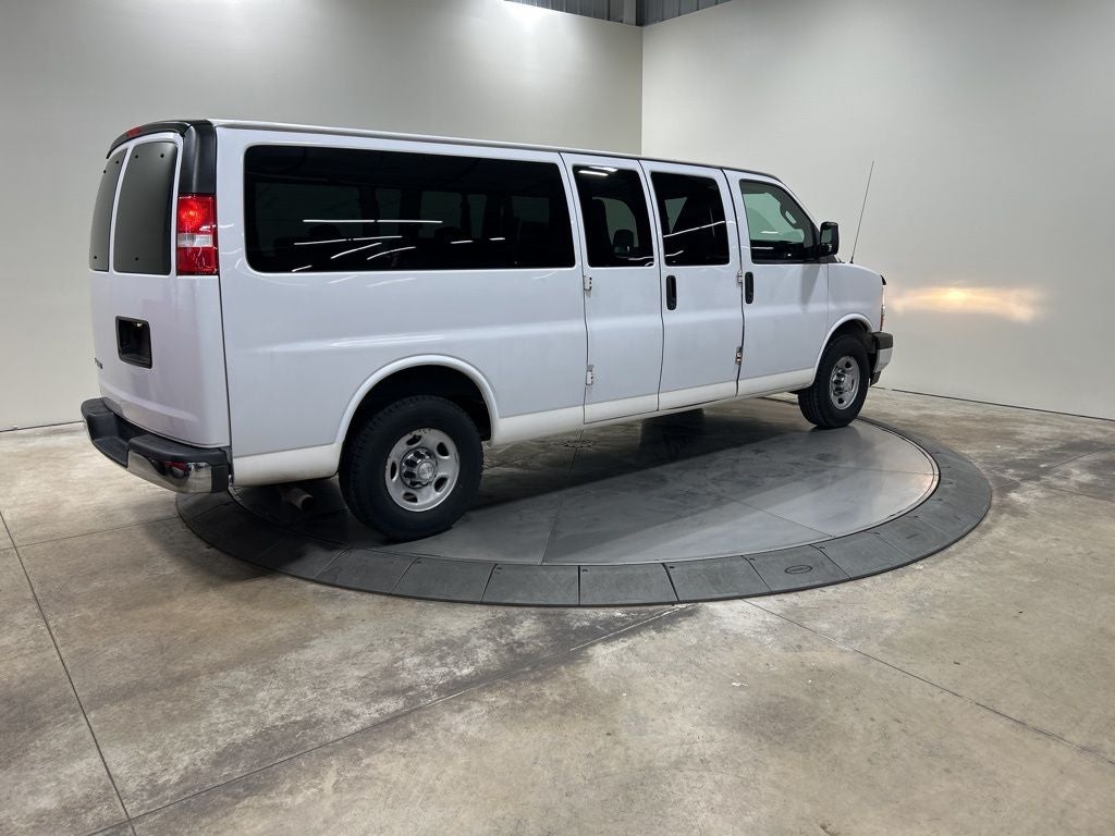 2017 Chevrolet Express 3500 LT Passenger