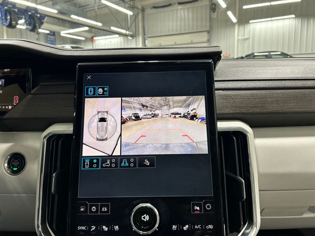 2024 GMC Acadia Denali