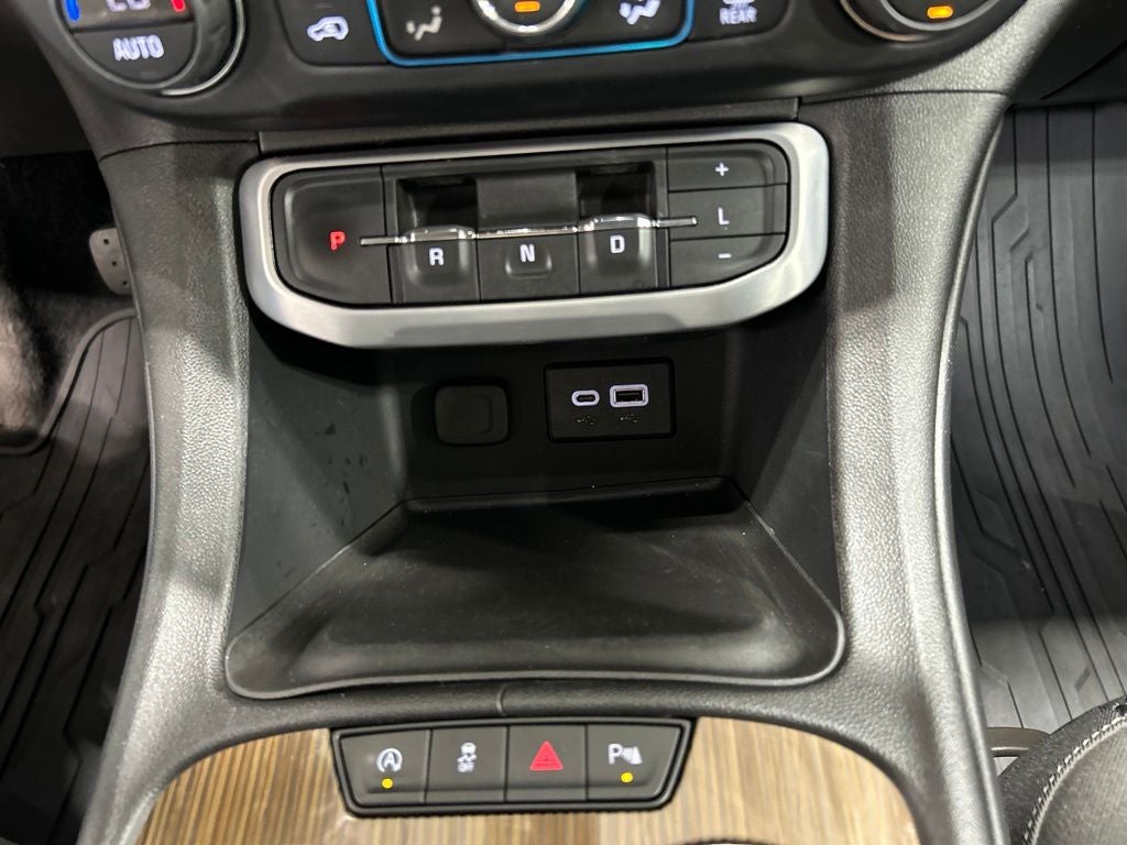 2022 GMC Acadia SLE