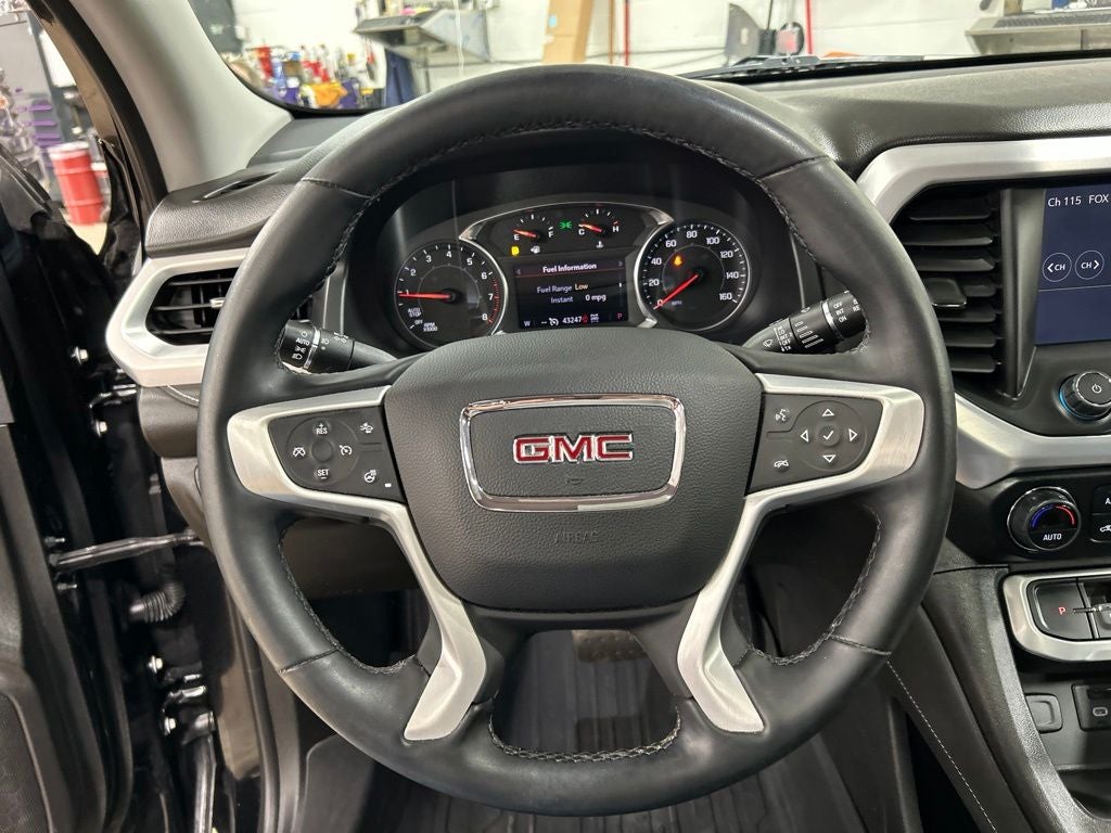 2023 GMC Acadia SLT