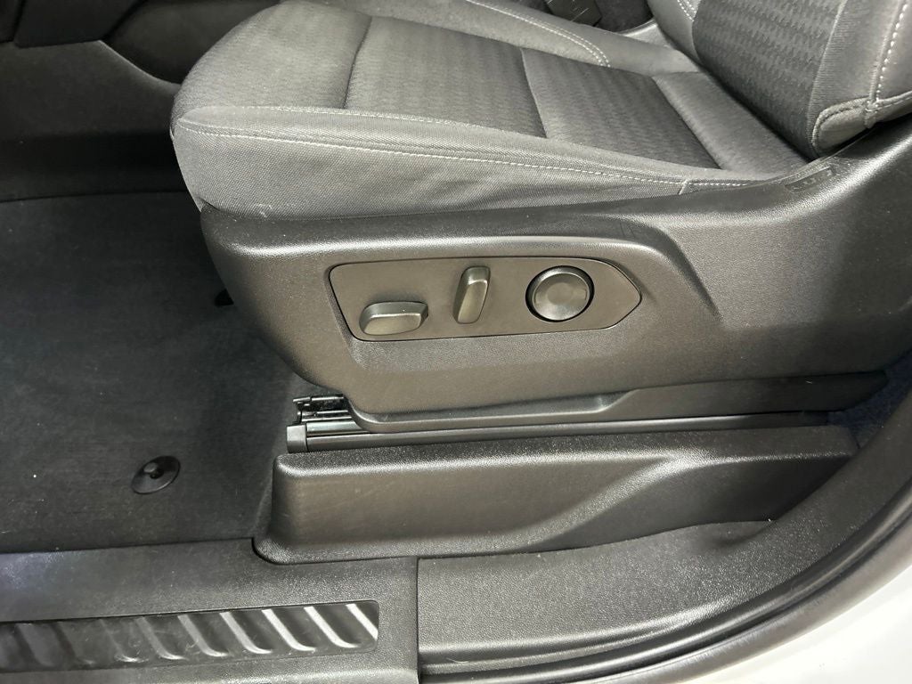 2023 GMC Yukon SLE