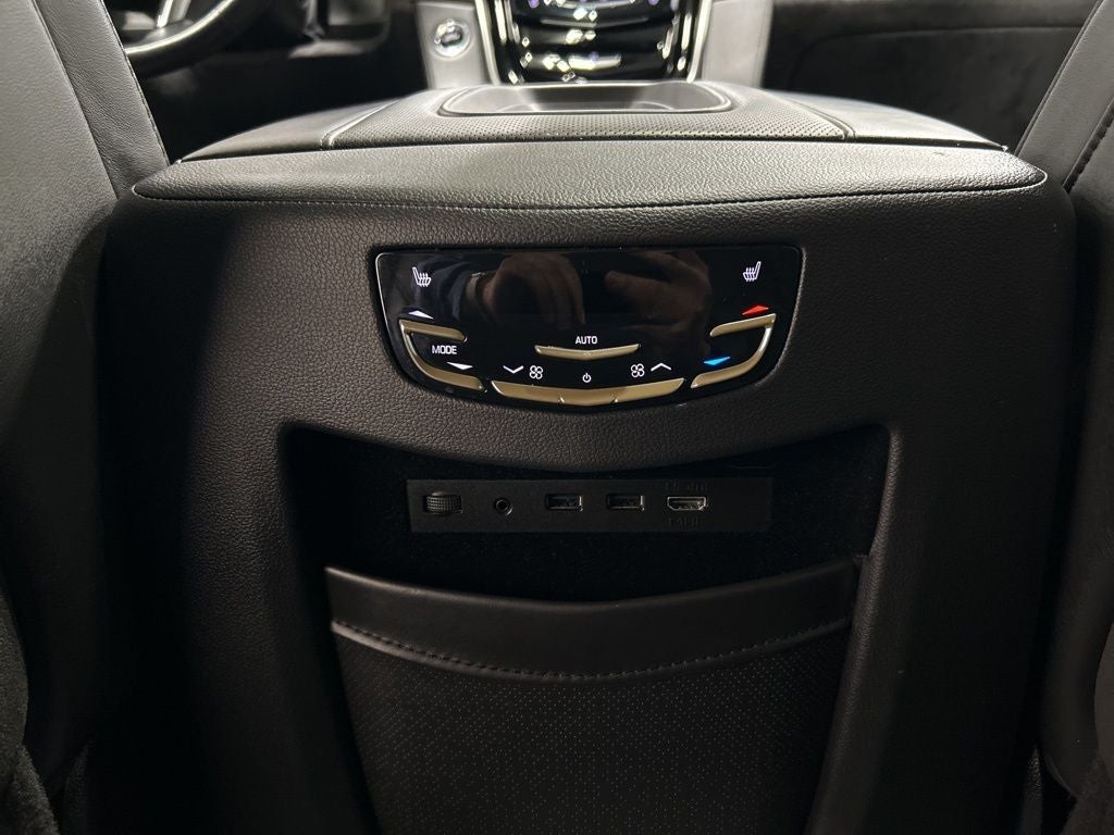 2020 Cadillac Escalade Platinum Edition