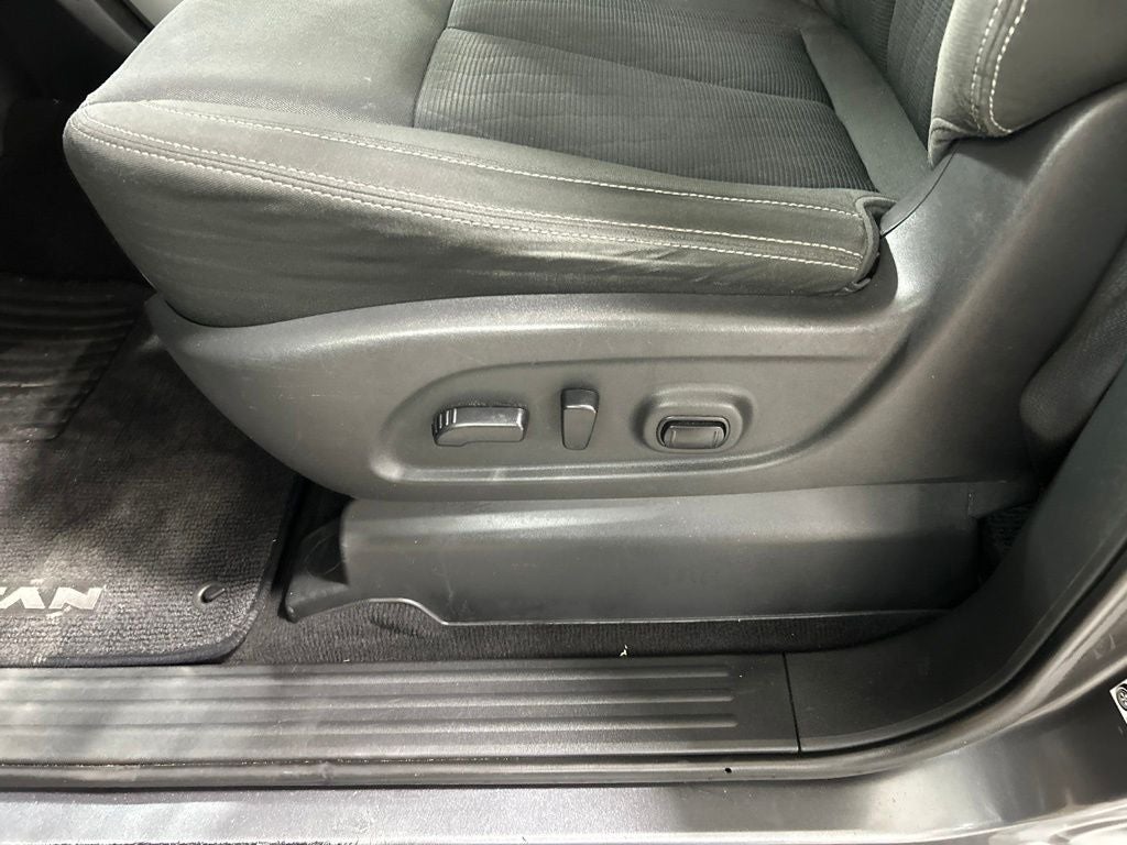 2017 Nissan Titan SV