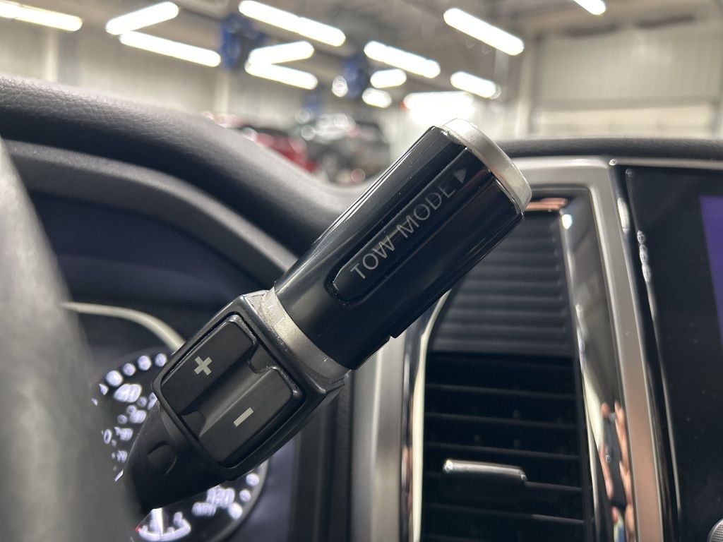 2020 Nissan Titan SV