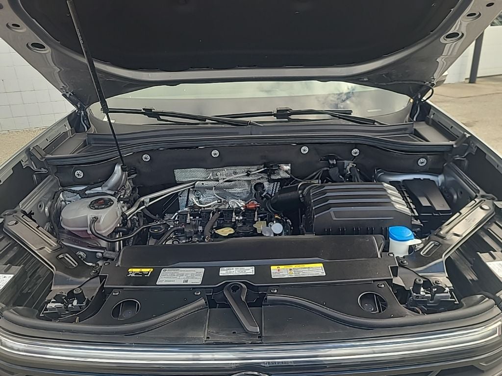 2024 Volkswagen Atlas Cross Sport 2.0T SE w/Technology