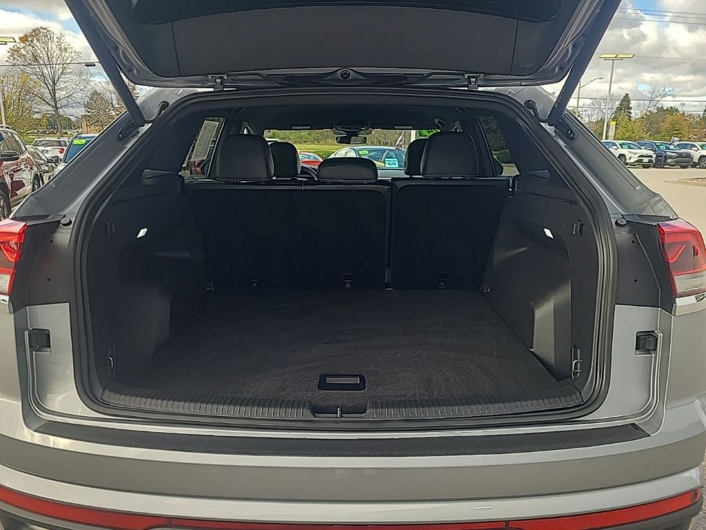 2024 Volkswagen Atlas Cross Sport 2.0T SE w/Technology