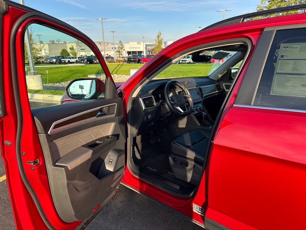 2022 Volkswagen Atlas 3.6L V6 SE w/Technology
