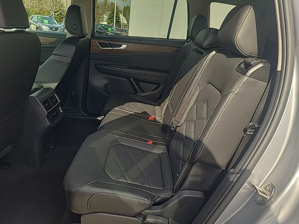 2025 Volkswagen Atlas 2.0T SE w/Technology