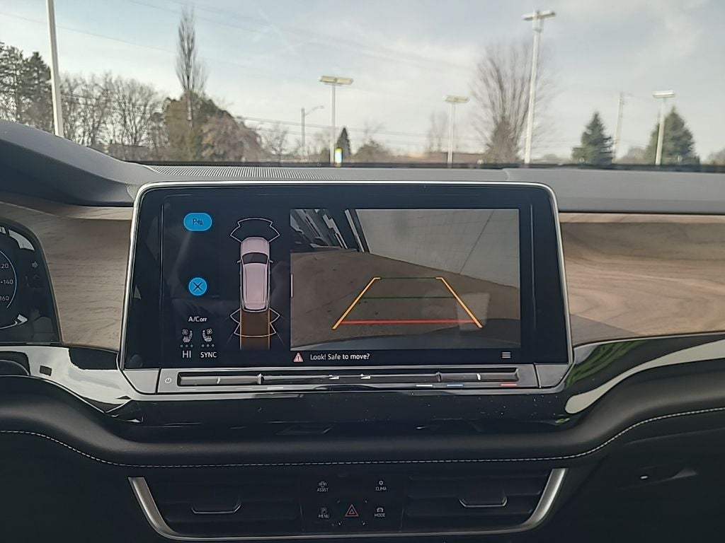 2025 Volkswagen Atlas 2.0T SE w/Technology