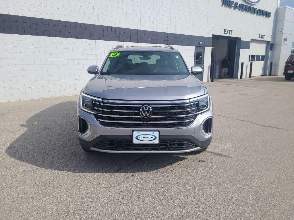 2025 Volkswagen Atlas 2.0T SE w/Technology