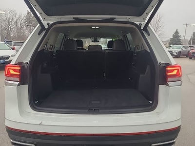2025 Volkswagen Atlas 2.0T SE w/Technology