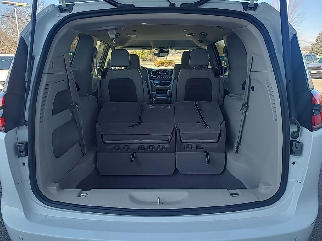 2021 Chrysler Pacifica Touring L