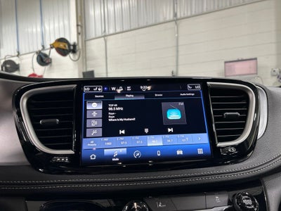 2022 Chrysler Pacifica Hybrid Touring L