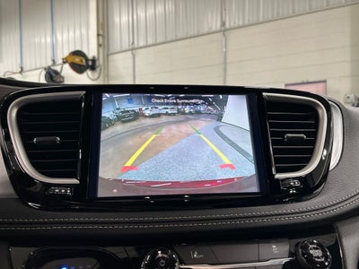 2022 Chrysler Pacifica Hybrid Touring L