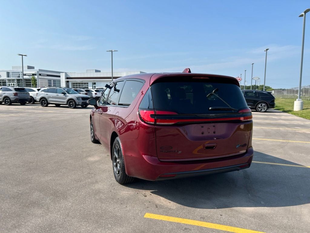 2022 Chrysler Pacifica Hybrid Touring L