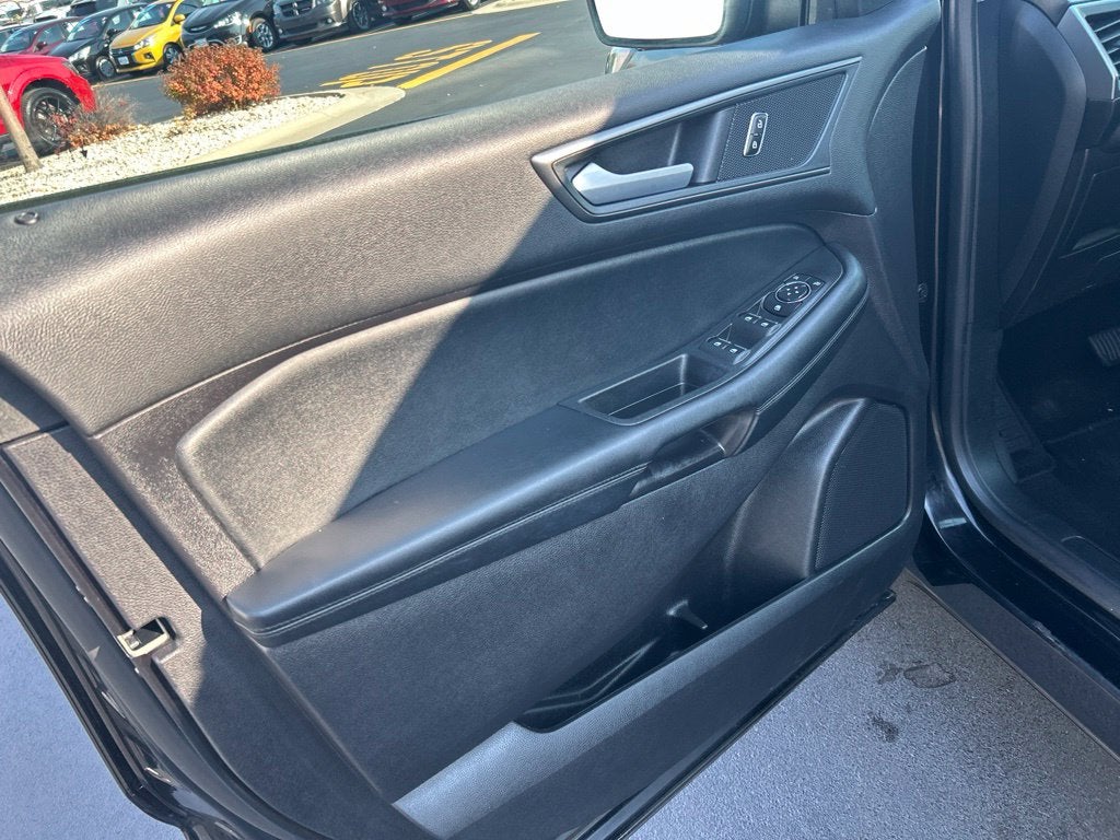 2020 Ford Edge SE