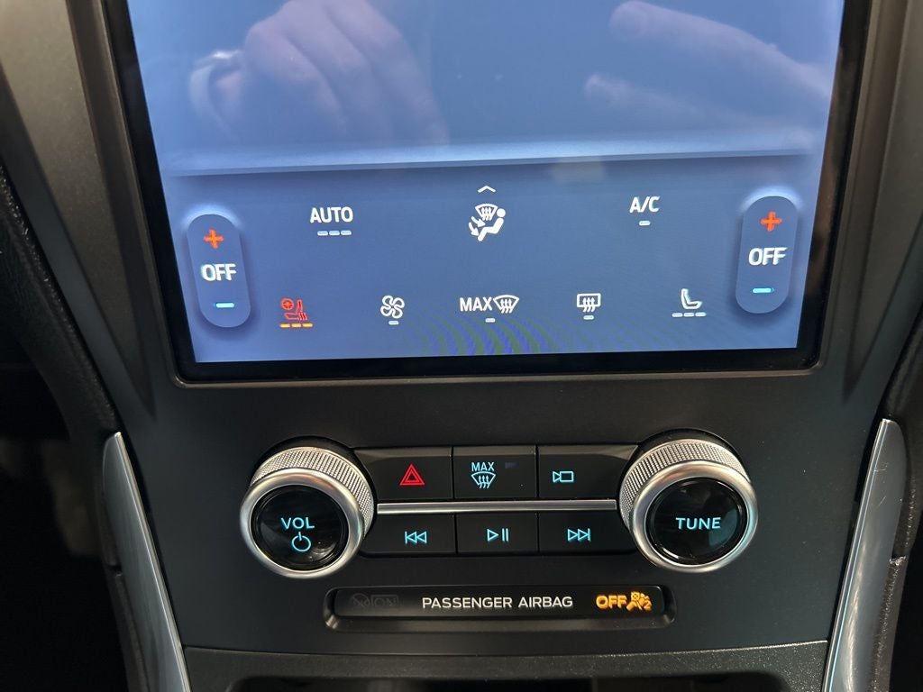 2024 Ford Edge Titanium