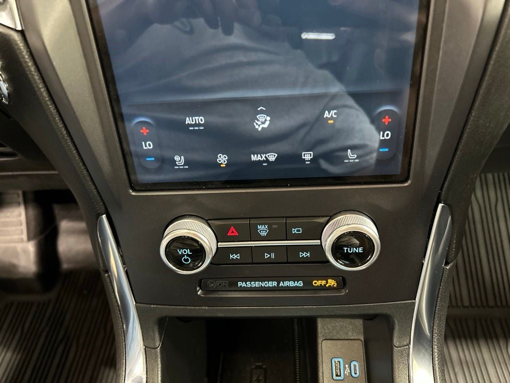 2022 Ford Edge Titanium