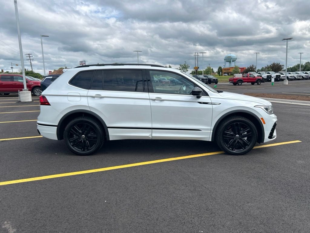 2022 Volkswagen Tiguan 2.0T SE R-Line Black