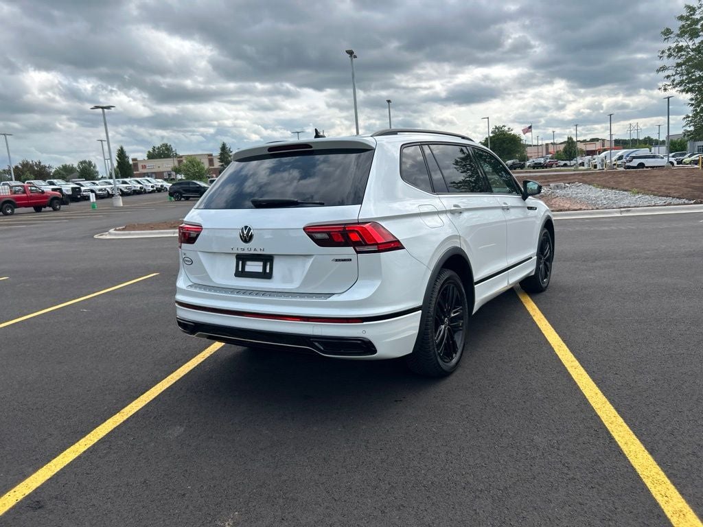 2022 Volkswagen Tiguan 2.0T SE R-Line Black