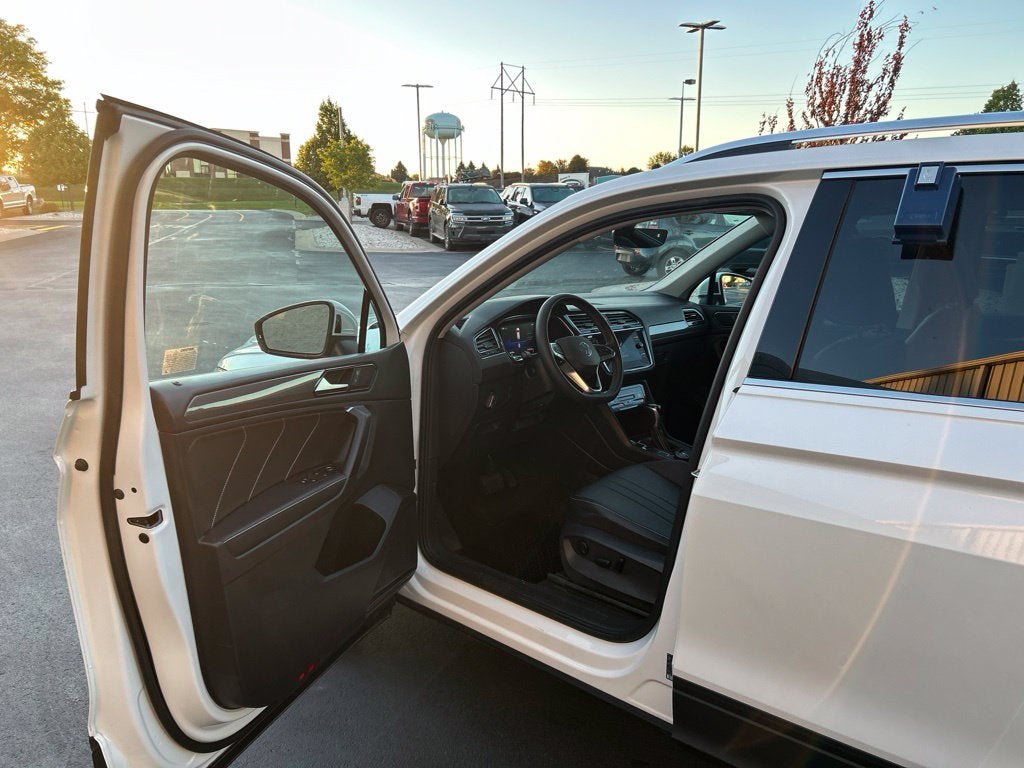 2023 Volkswagen Tiguan 2.0T SE