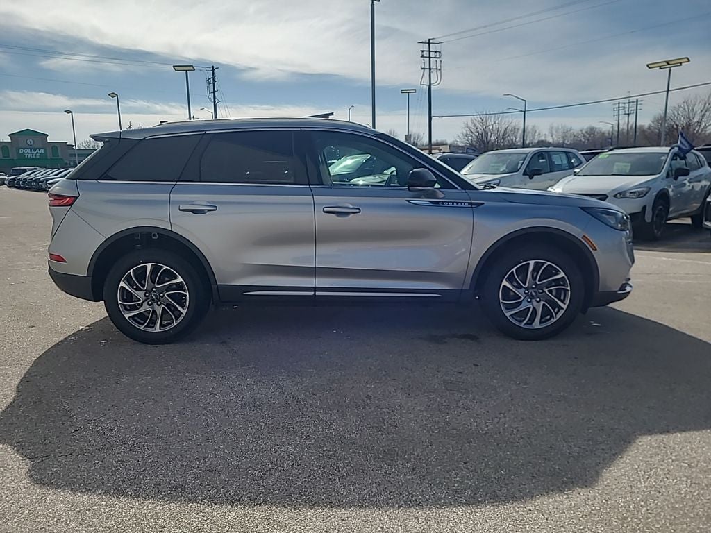 2022 Lincoln Corsair Standard