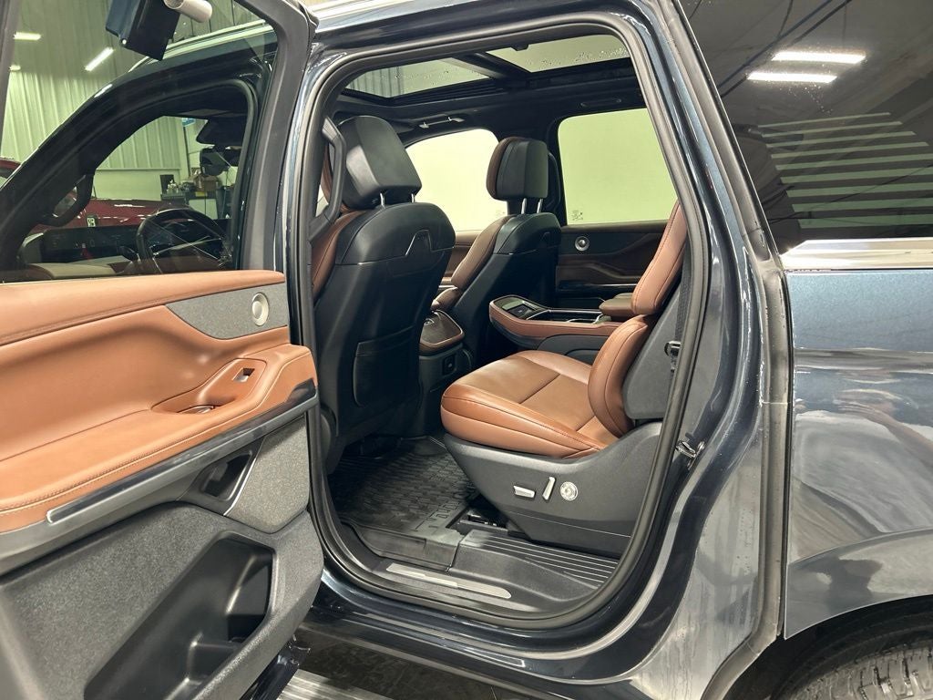 2025 Lincoln Navigator L Reserve