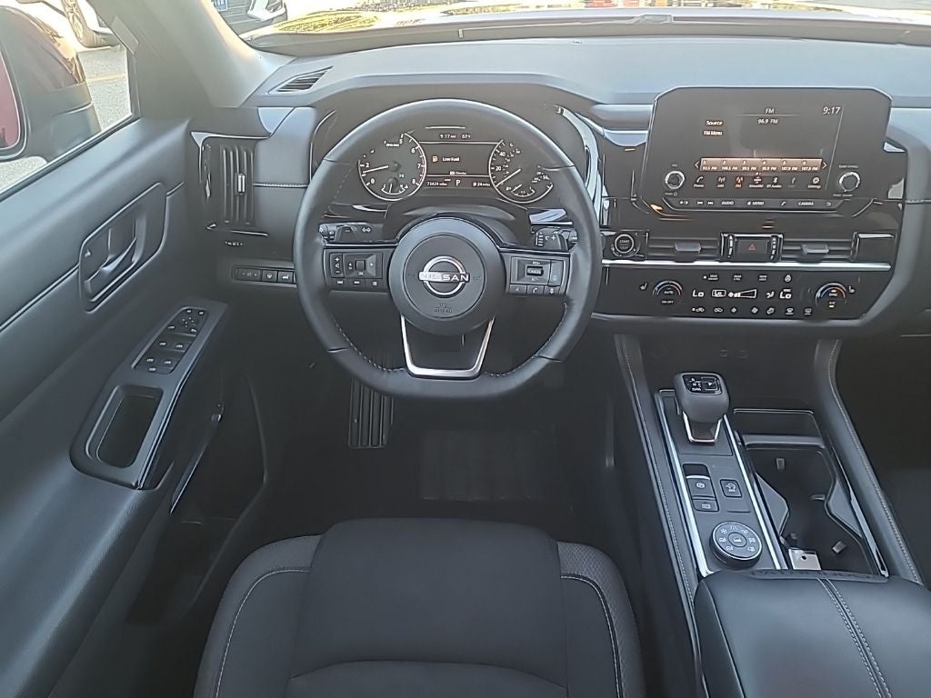 2023 Nissan Pathfinder SV
